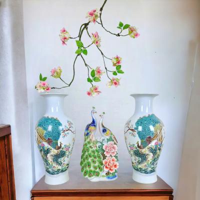 Cặp bình sứ hoạ tiết Chim Công Đăng Đối - sản phẩm trang trí nhà cừa ý nghĩa và độc đáo